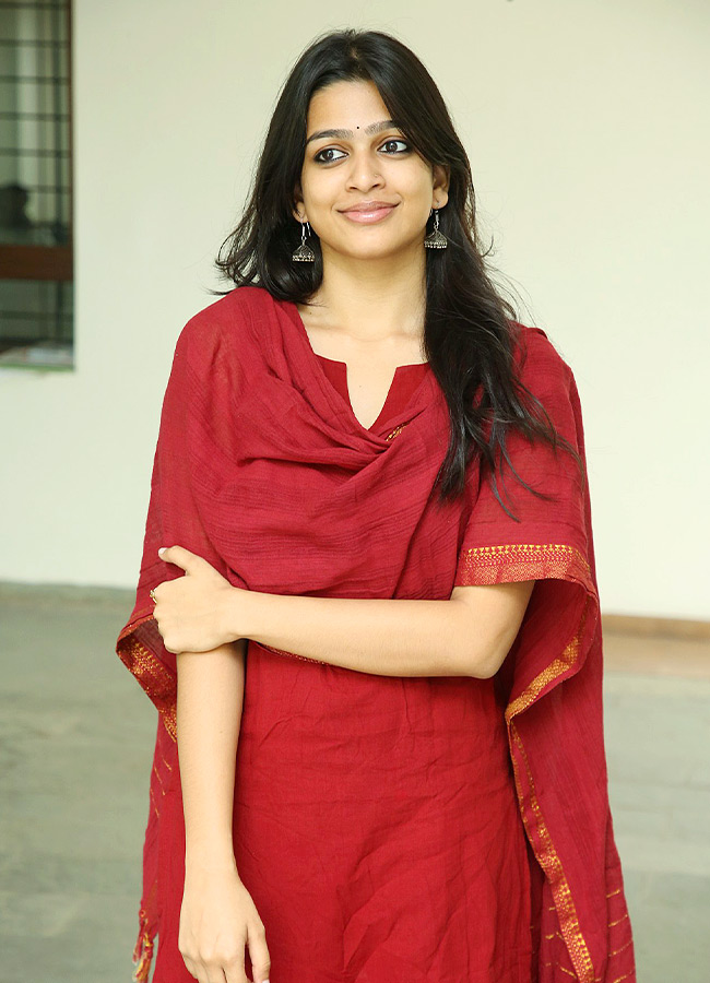 Romanchakam Heroine Ananthika Glamorous Looks Photos9