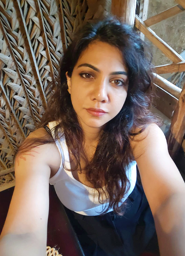 Premam Heroine Enjoys Nature Getaway with Her Sister Photos2
