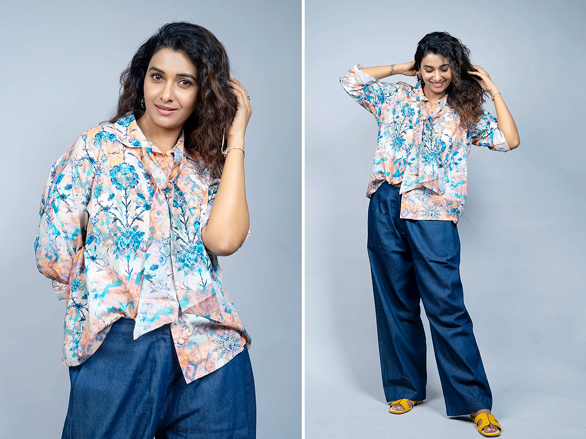 From Devotional Saree Look to Stylish Avatar Stunning Photos1