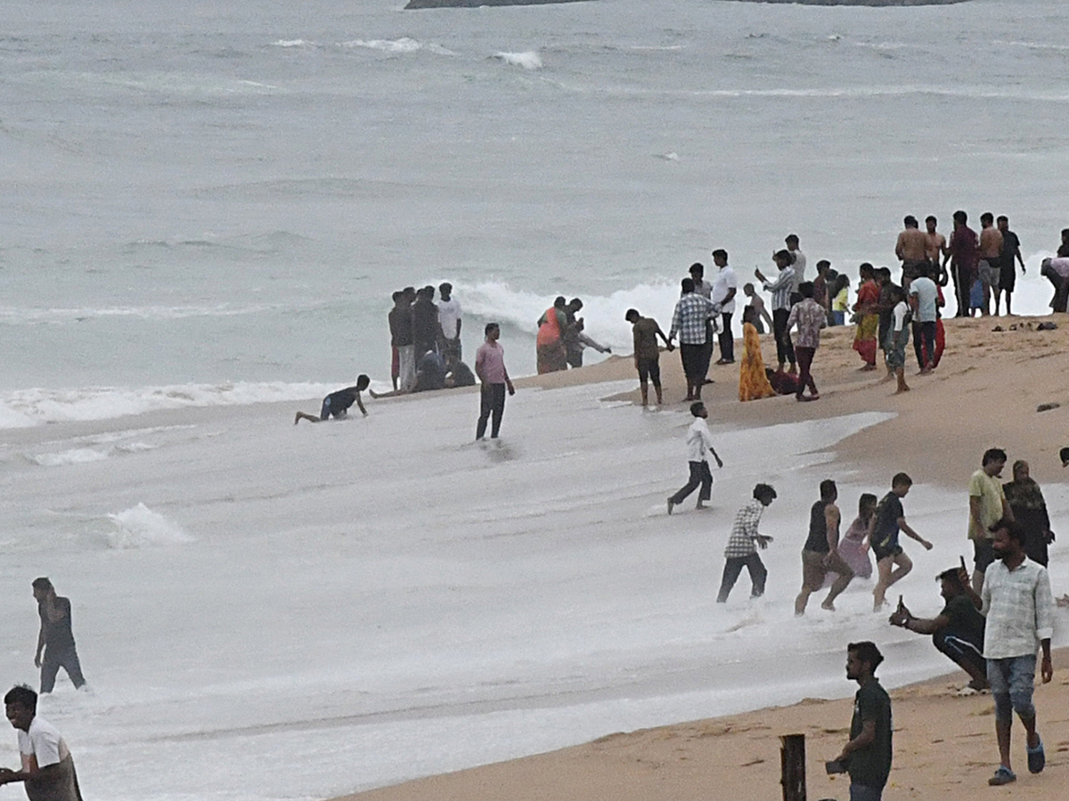 Visakhapatnam Beach Sunday Special Photos20