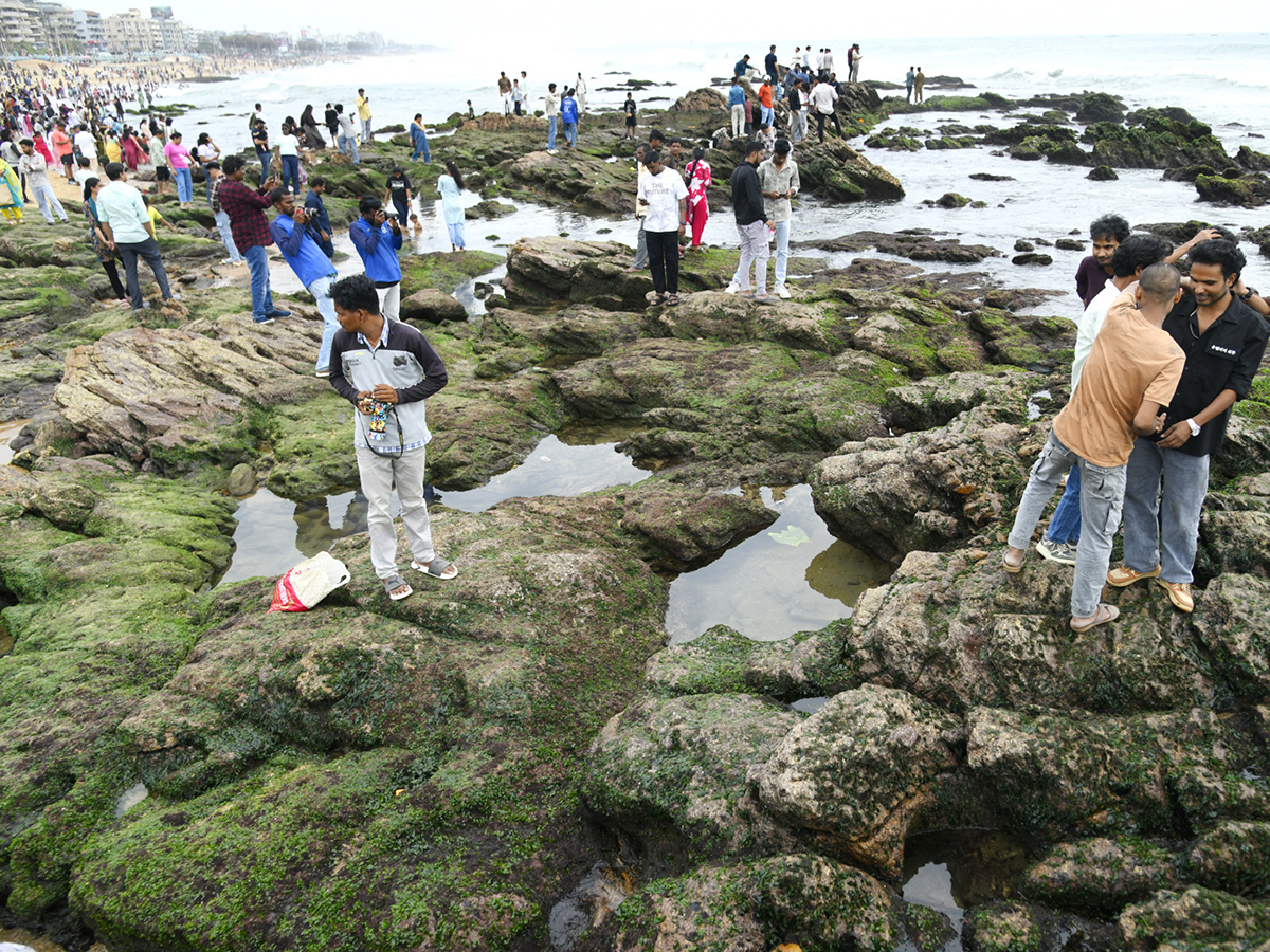 Visakhapatnam Beach Sunday Special Photos4