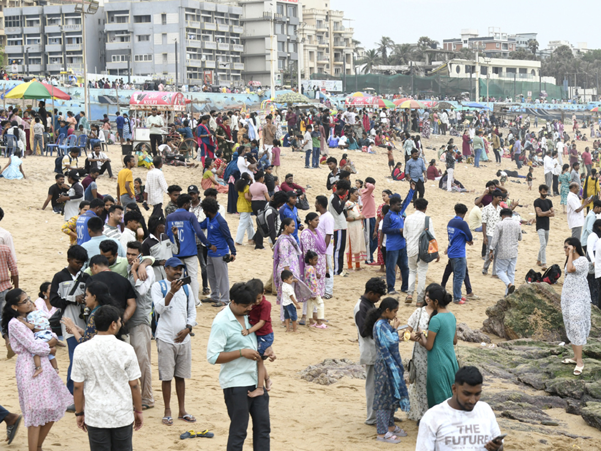 Visakhapatnam Beach Sunday Special Photos5