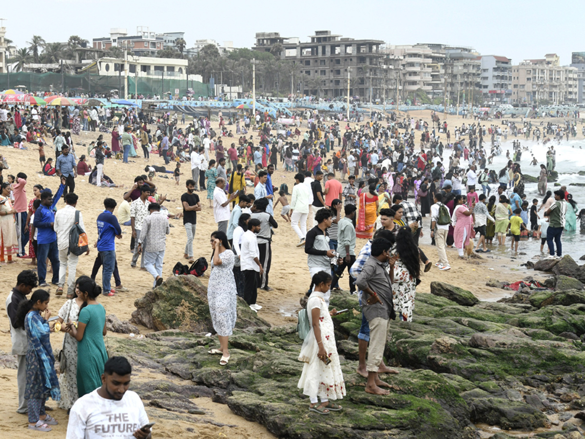 Visakhapatnam Beach Sunday Special Photos6