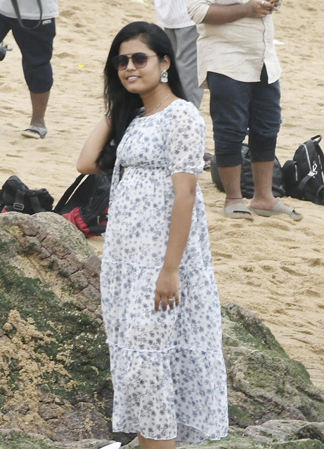 Visakhapatnam Beach Sunday Special Photos7