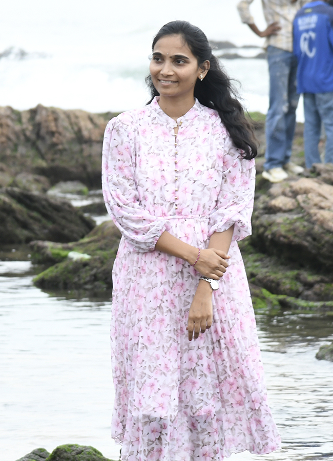 Visakhapatnam Beach Sunday Special Photos8