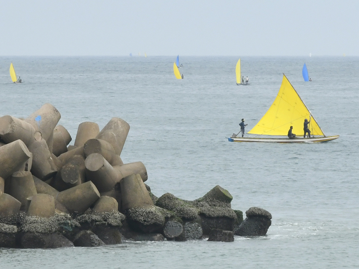 Visakhapatnam Beach Sunday Special Photos10