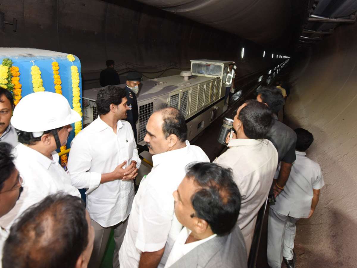 YS Jagan launches Veligonda tunnels in Prakasam district2