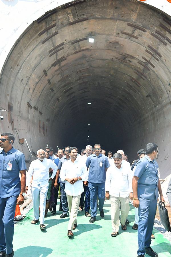 YS Jagan launches Veligonda tunnels in Prakasam district21