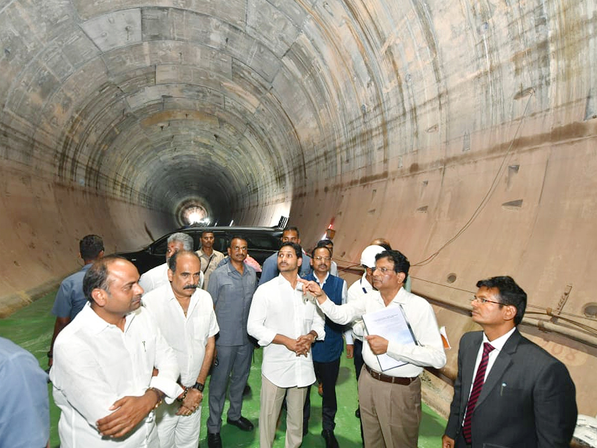 YS Jagan launches Veligonda tunnels in Prakasam district26