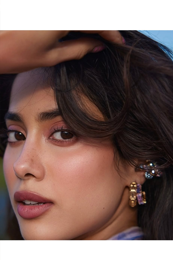 Actress Jhanvi kapoor latest Stunning Photos7