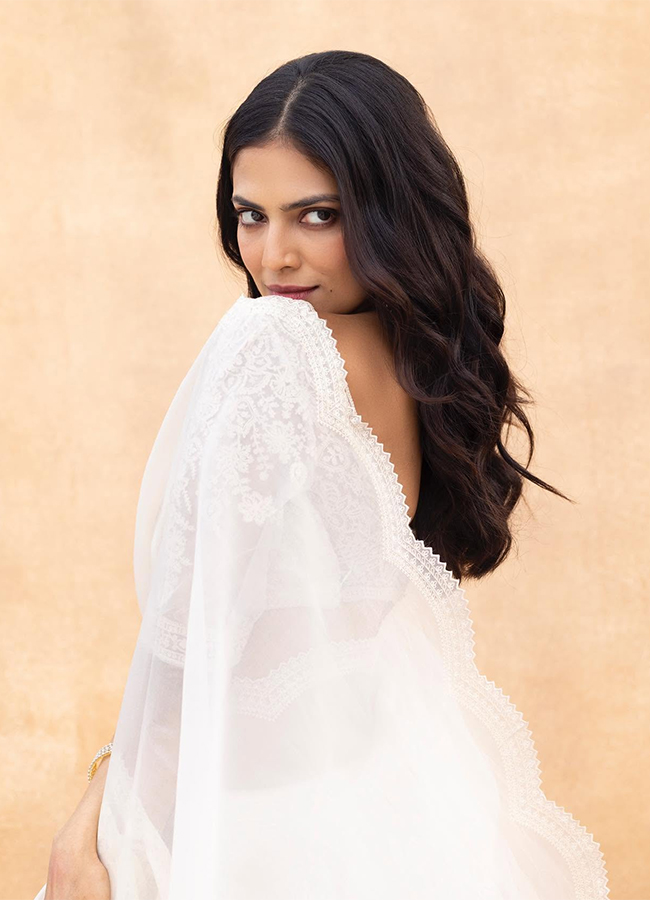 Actress Malavika Mohanan Birthday Special Photos19