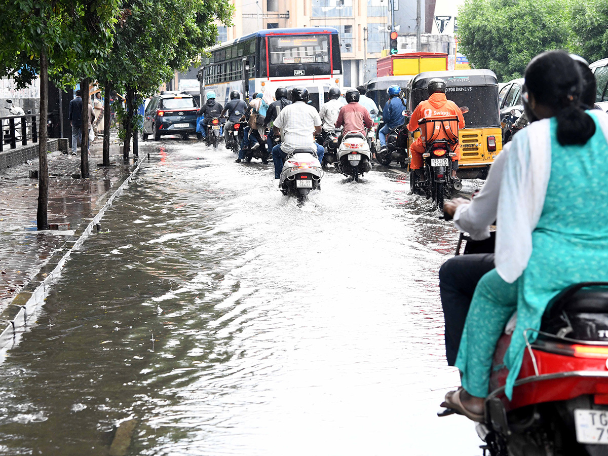 Heavy Rain Lashes Hyderabad Photos10