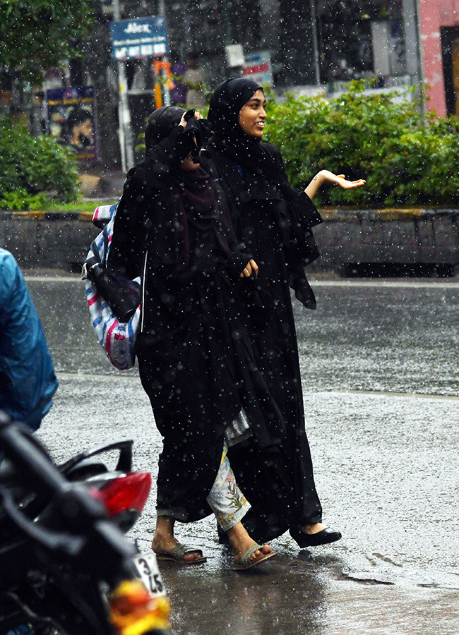 Heavy Rain Lashes Hyderabad Photos16