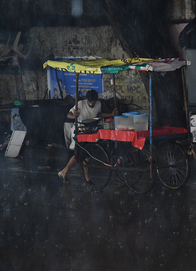Heavy Rain Lashes Hyderabad Photos19
