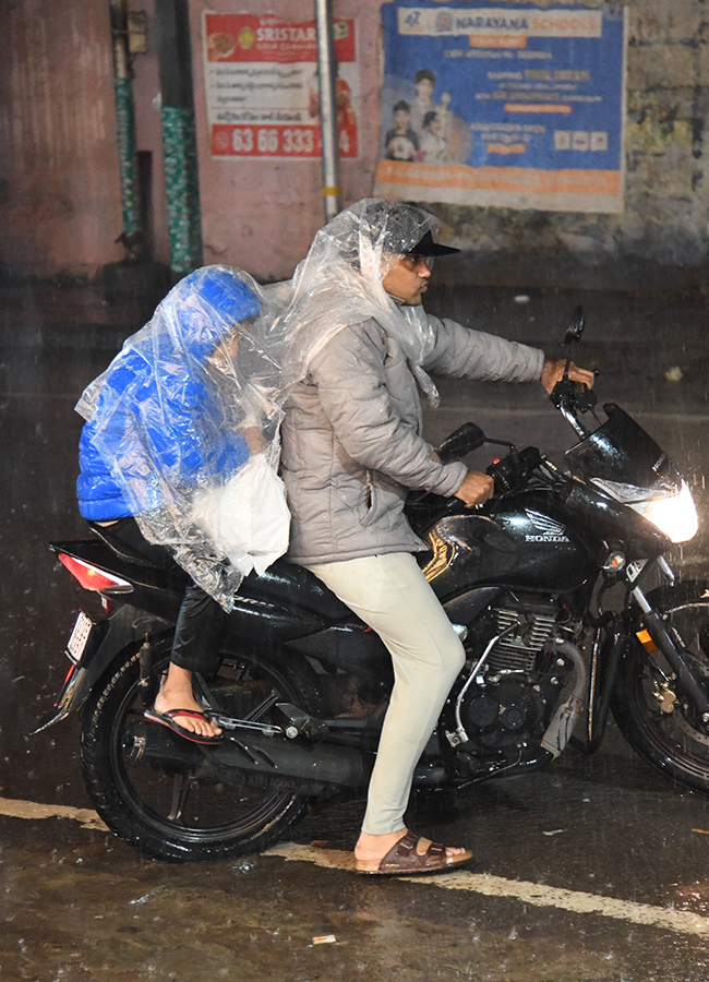 Heavy Rain Lashes Hyderabad Photos20