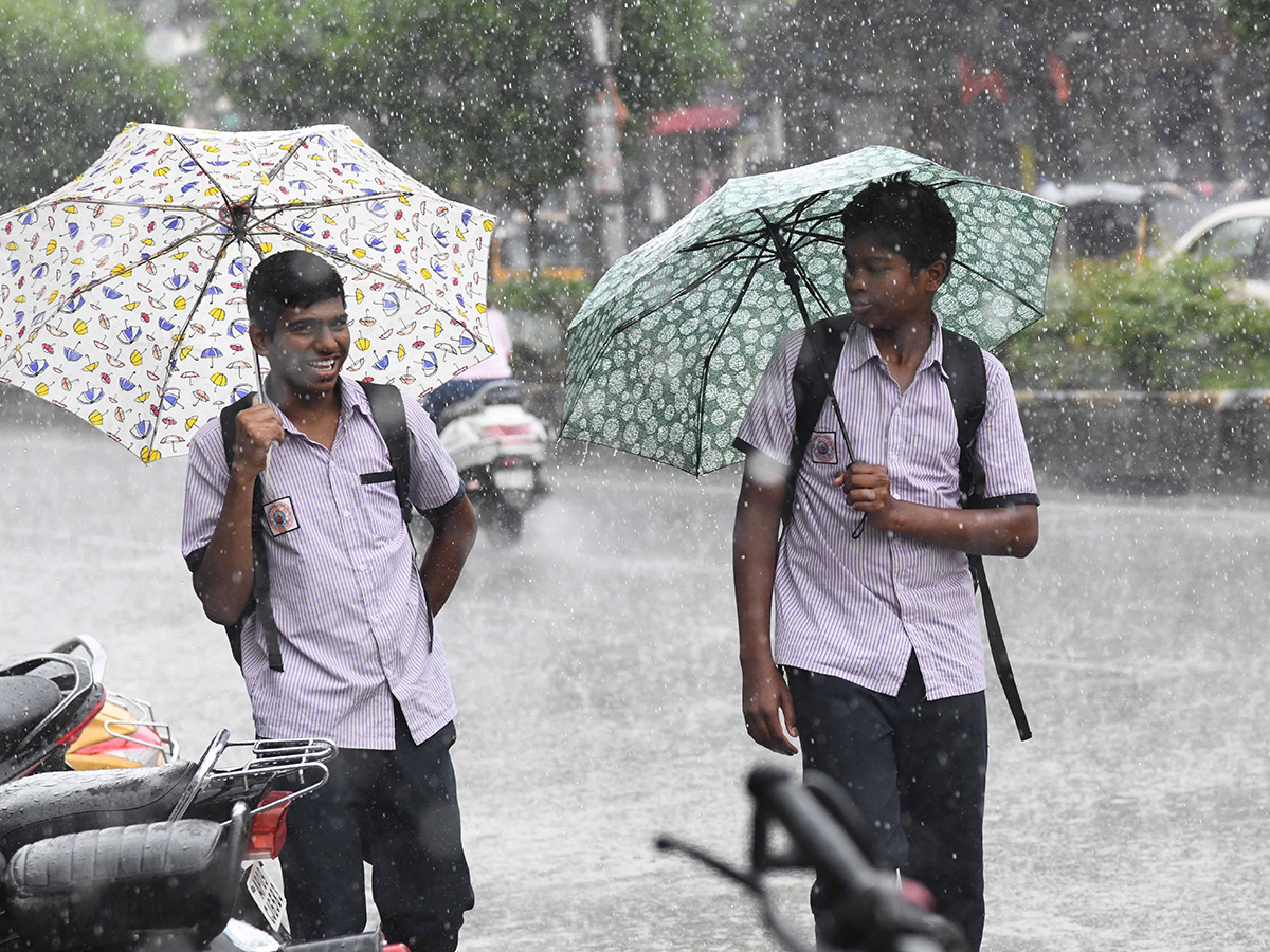 Heavy Rain Lashes Hyderabad Photos24