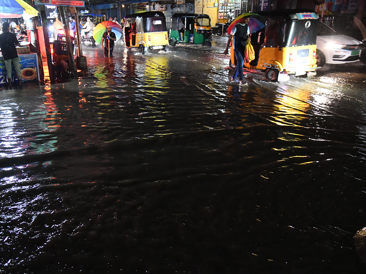 Heavy Rain Lashes Hyderabad Photos25