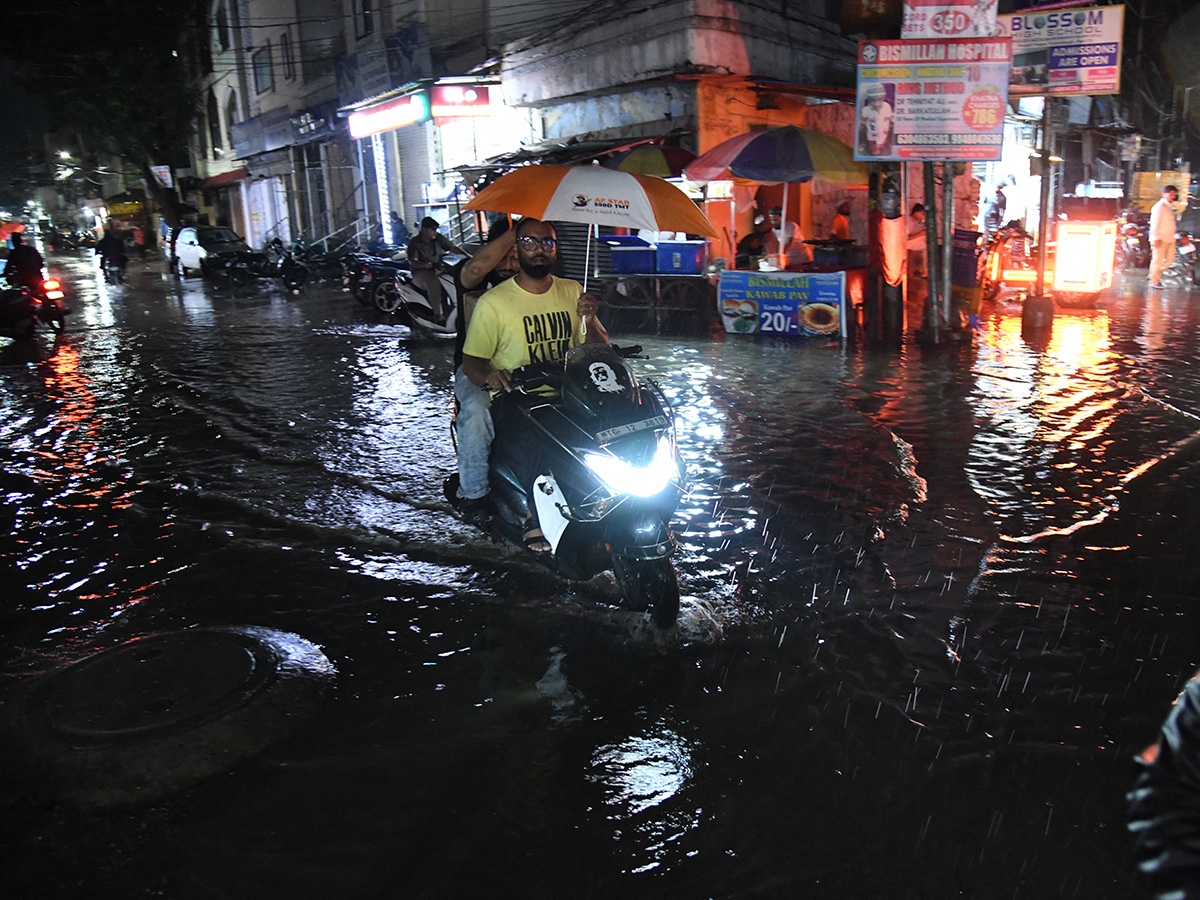 Heavy Rain Lashes Hyderabad Photos3