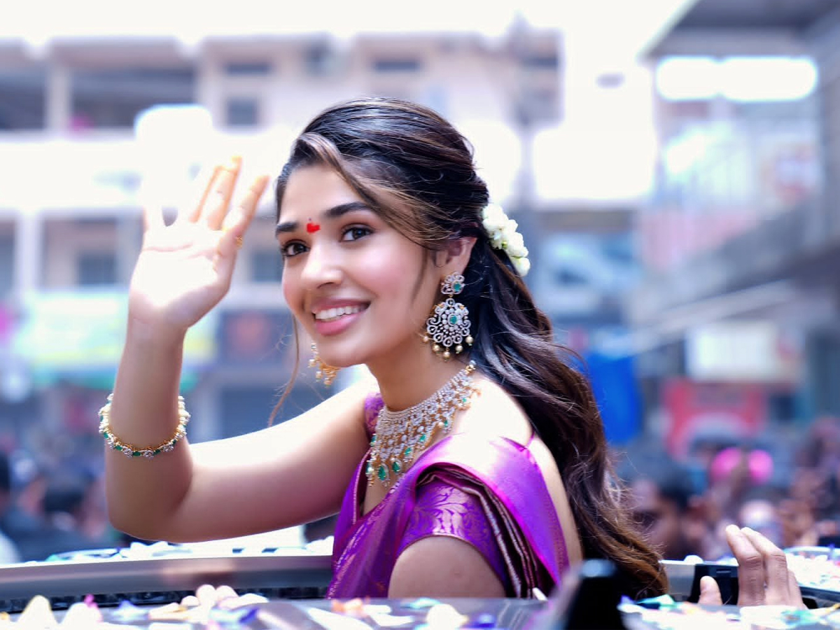 Krithi Shetty Shopping Mall Grand Opening in Mancherial12