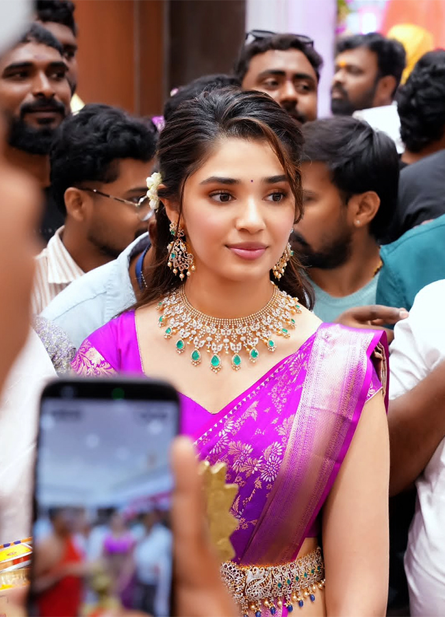 Krithi Shetty Shopping Mall Grand Opening in Mancherial6