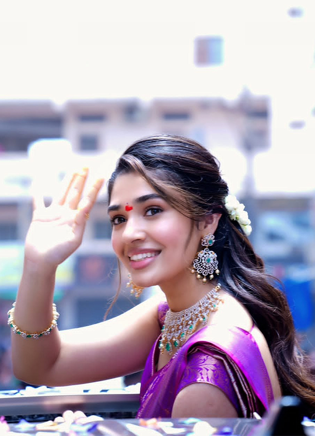 Krithi Shetty Shopping Mall Grand Opening in Mancherial7