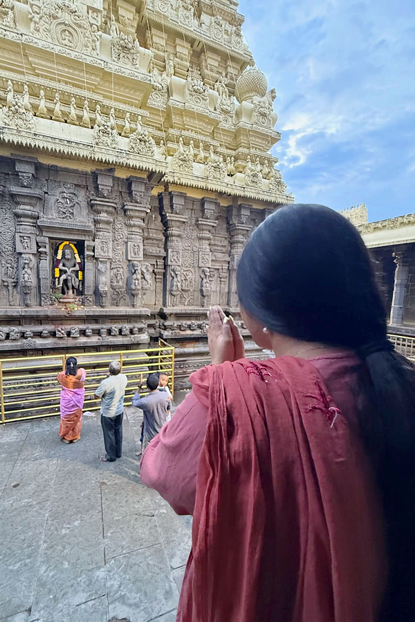 Singer mangli visited In simhachalam temple Photos5