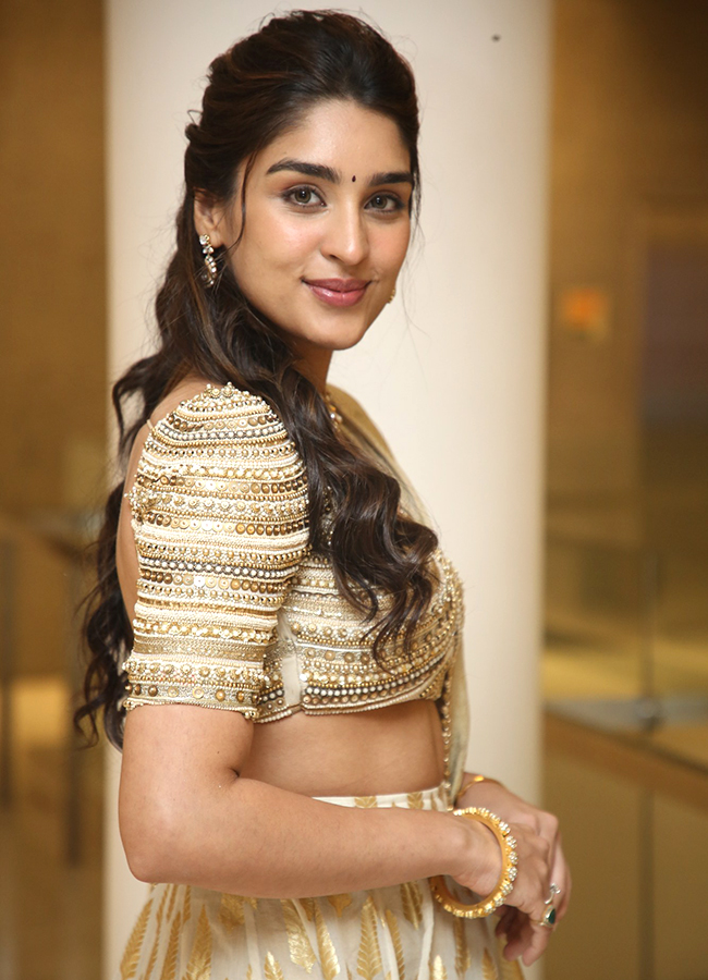 Tollywood Actress Yukti Thareja KJQ Movie Latest Photos Viral13