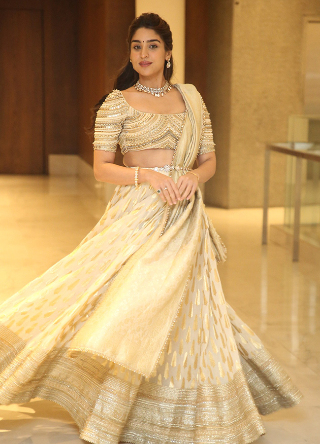 Tollywood Actress Yukti Thareja KJQ Movie Latest Photos Viral4