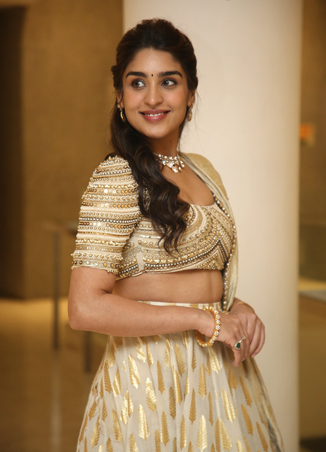 Tollywood Actress Yukti Thareja KJQ Movie Latest Photos Viral9