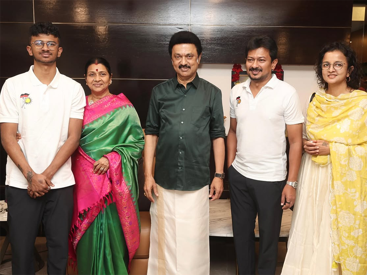 Udhayanidhi Stalin Arrest News: Rare Family Photos With Wife Kiruthiga and Kids Go Viral10