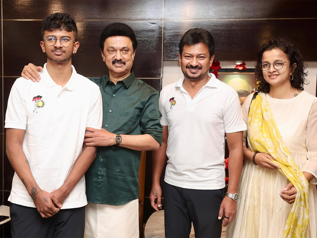 Udhayanidhi Stalin Arrest News: Rare Family Photos With Wife Kiruthiga and Kids Go Viral12