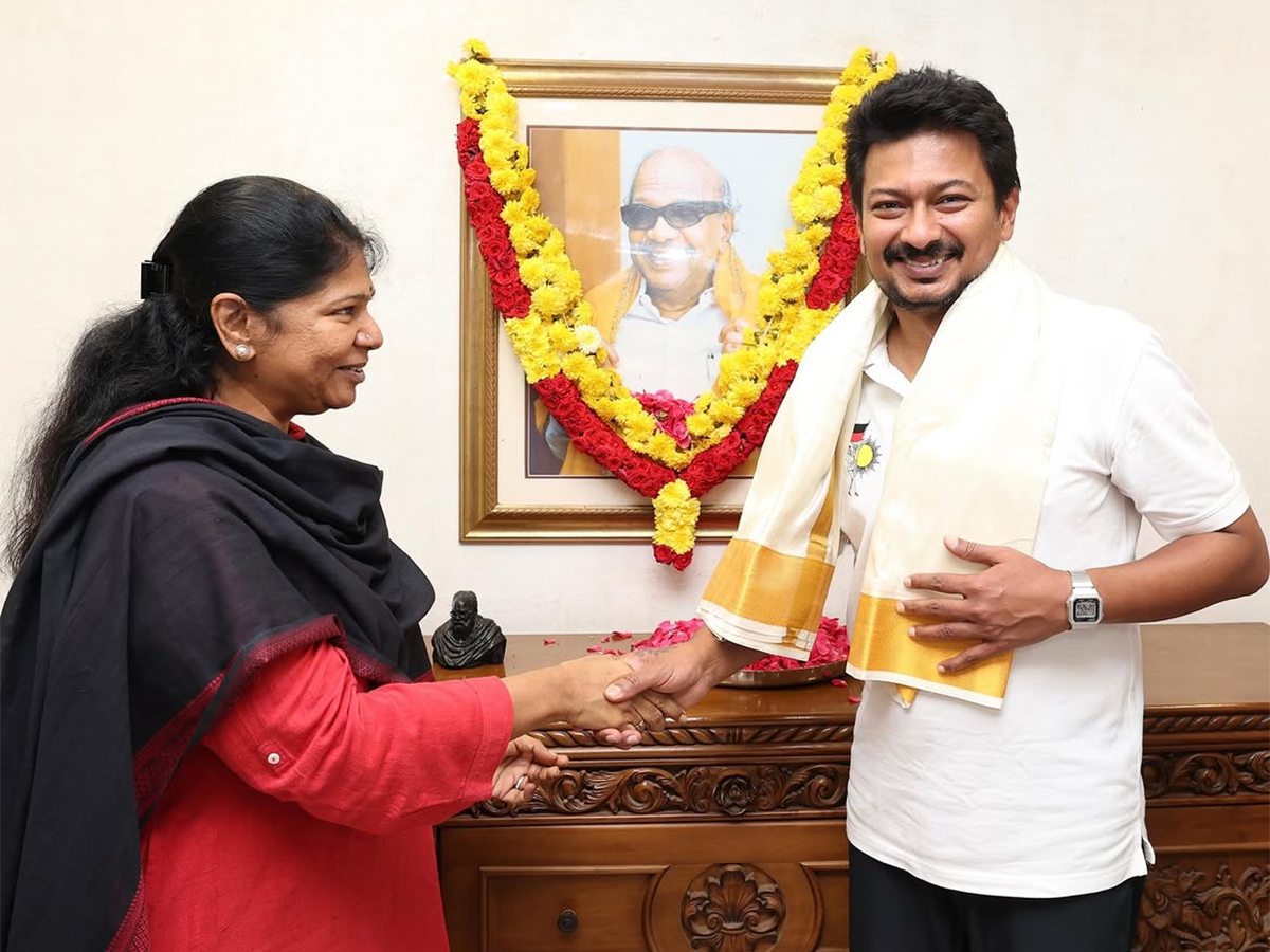 Udhayanidhi Stalin Arrest News: Rare Family Photos With Wife Kiruthiga and Kids Go Viral16