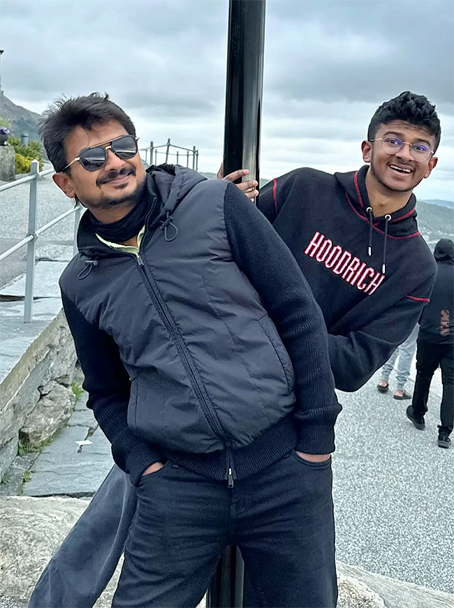 Udhayanidhi Stalin Arrest News: Rare Family Photos With Wife Kiruthiga and Kids Go Viral17