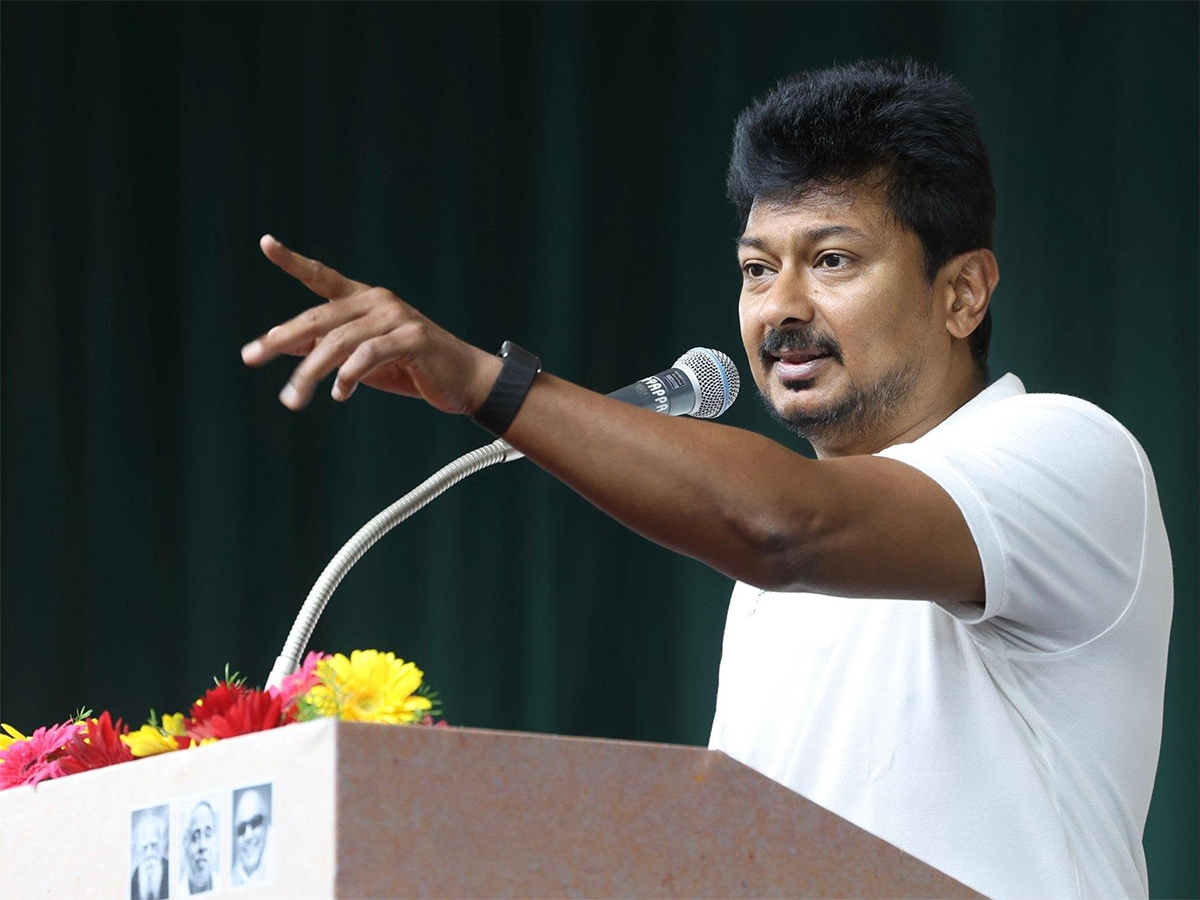 Udhayanidhi Stalin Arrest News: Rare Family Photos With Wife Kiruthiga and Kids Go Viral2
