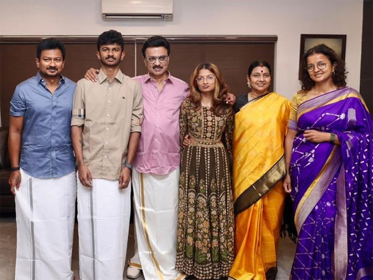 Udhayanidhi Stalin Arrest News: Rare Family Photos With Wife Kiruthiga and Kids Go Viral8