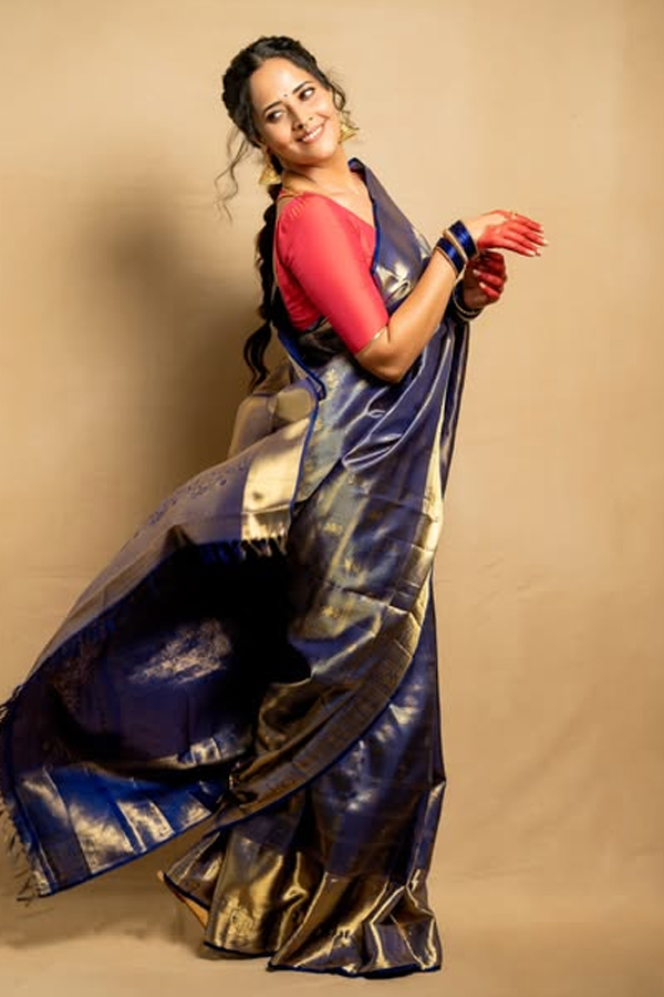 Anchor Anasuya Bharadwaj Stunning Looks In Saree Photos13