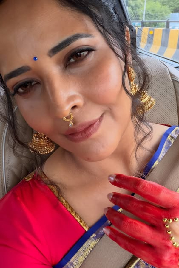 Anchor Anasuya Bharadwaj Stunning Looks In Saree Photos16