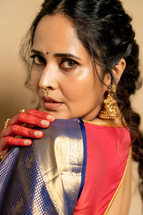 Anchor Anasuya Bharadwaj Stunning Looks In Saree Photos17
