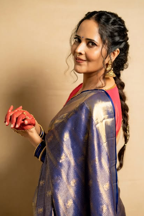 Anchor Anasuya Bharadwaj Stunning Looks In Saree Photos4