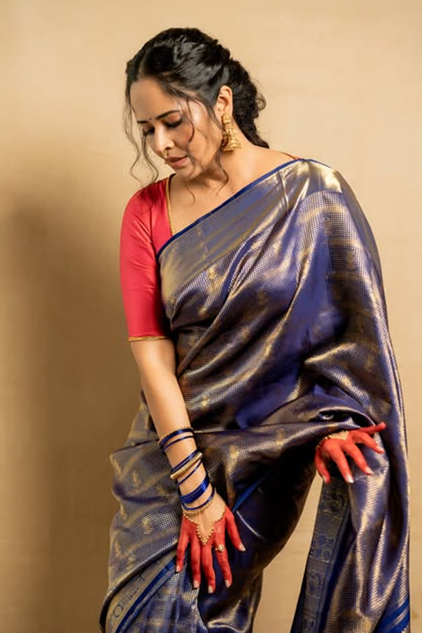 Anchor Anasuya Bharadwaj Stunning Looks In Saree Photos5