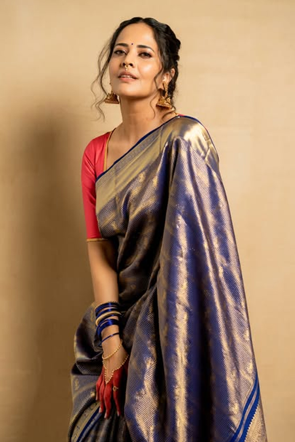 Anchor Anasuya Bharadwaj Stunning Looks In Saree Photos9