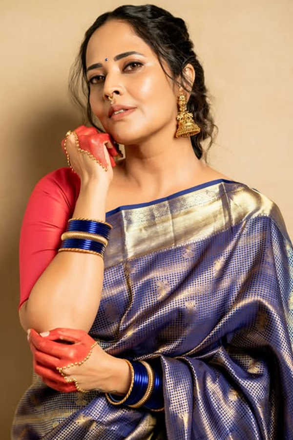 Anchor Anasuya Bharadwaj Stunning Looks In Saree Photos10