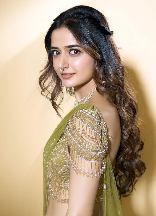 Beautiful Ashika Ranganath Birthday Special Photos11
