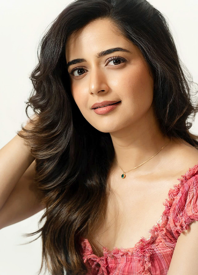 Beautiful Ashika Ranganath Birthday Special Photos5