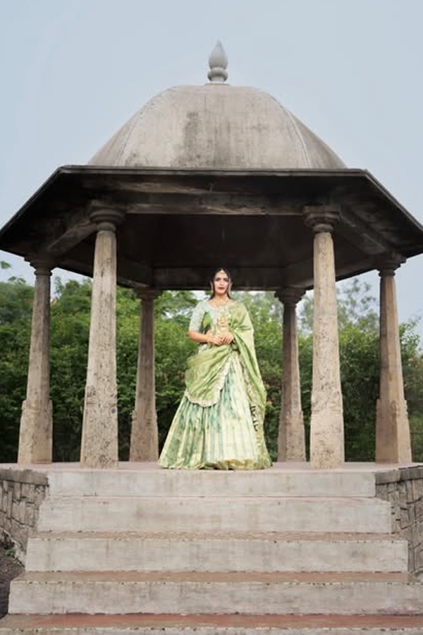 Bigg Boss Beauty Priyanka Jain Dazzling In Green Dress Photos4
