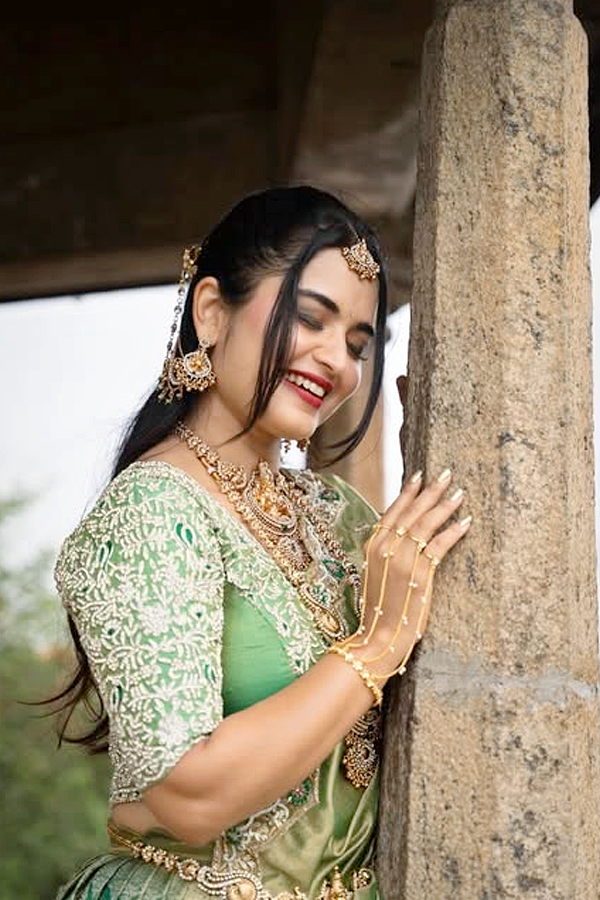 Bigg Boss Beauty Priyanka Jain Dazzling In Green Dress Photos6