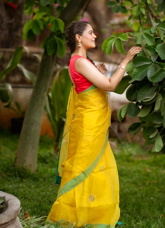 Telugu Actress Looks Like a Doll in a Silk Saree (Photos)11