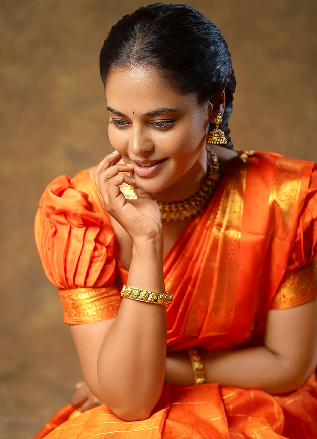 Telugu Actress Looks Like a Doll in a Silk Saree (Photos)3
