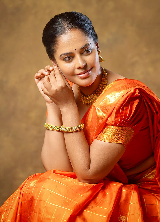 Telugu Actress Looks Like a Doll in a Silk Saree (Photos)6