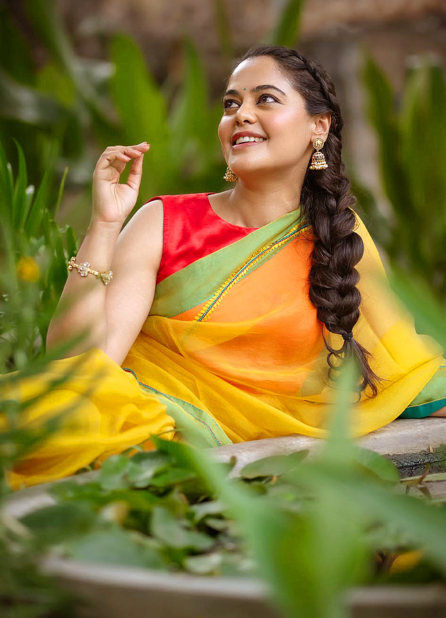 Telugu Actress Looks Like a Doll in a Silk Saree (Photos)9